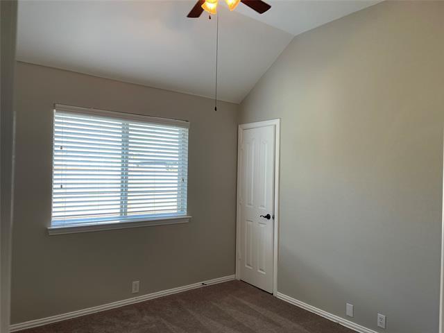 Building Photo - 4603 Oakview Dr