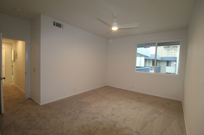 Building Photo - Coastal Ventura living – Gorgeous Ocean Views near Surfers Point