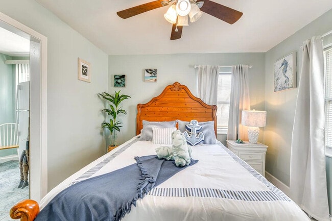 Building Photo - 340 78th Ave