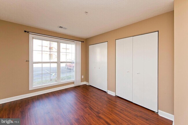 Building Photo - 117 1 Brookland Terrace