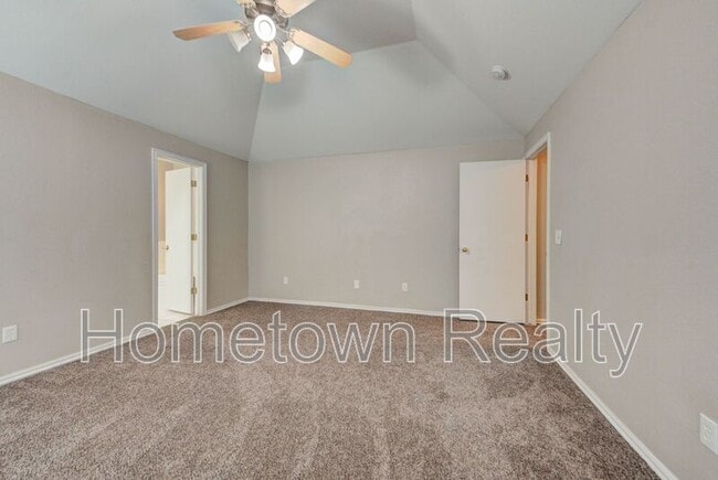 Building Photo - 720 E Elder Ln