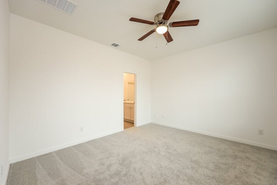 Building Photo - 526 Kayden Ct