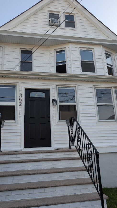 Building Photo - 352 Jackson St