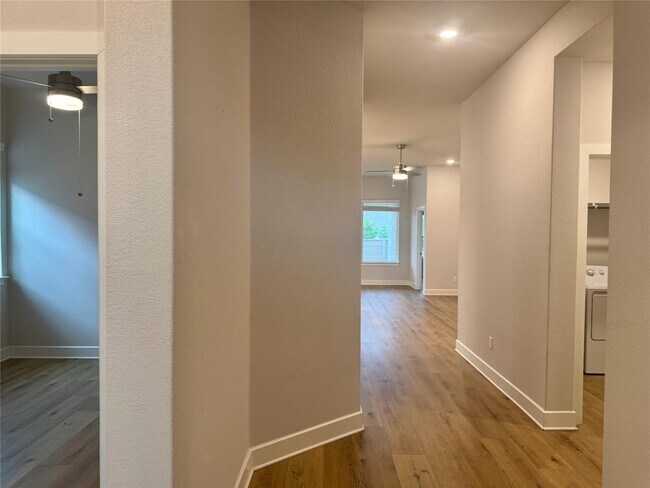 Building Photo - 509 Three Feathers Ct