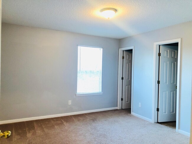 Building Photo - 4734 Playpen Dr