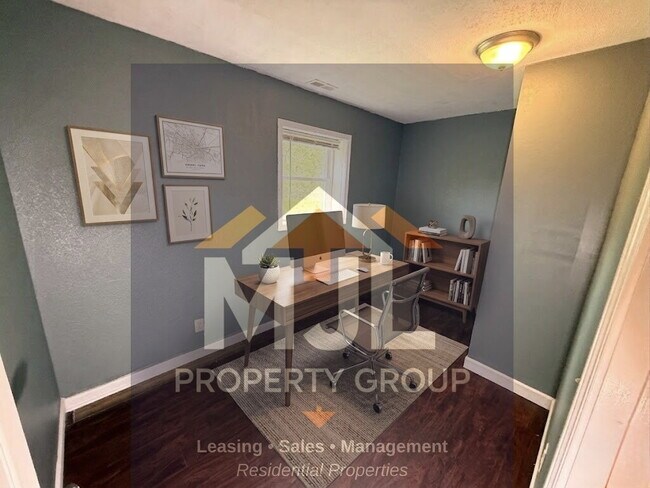 Building Photo - Spacious 3 Bedroom / 1 Bath Apartment in Sugar Creek *Ready Now*