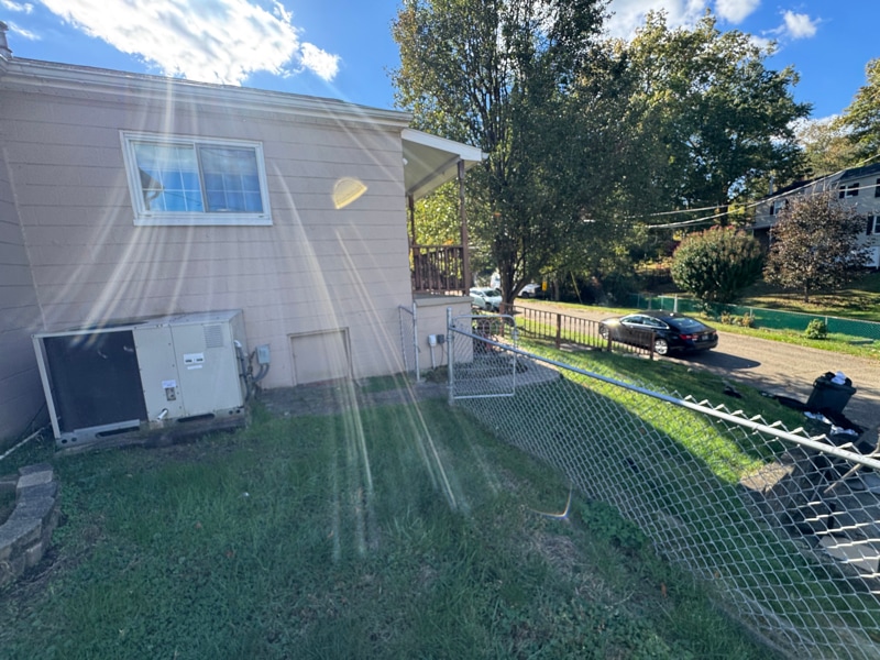 Building Photo - 822 Sutherland Dr