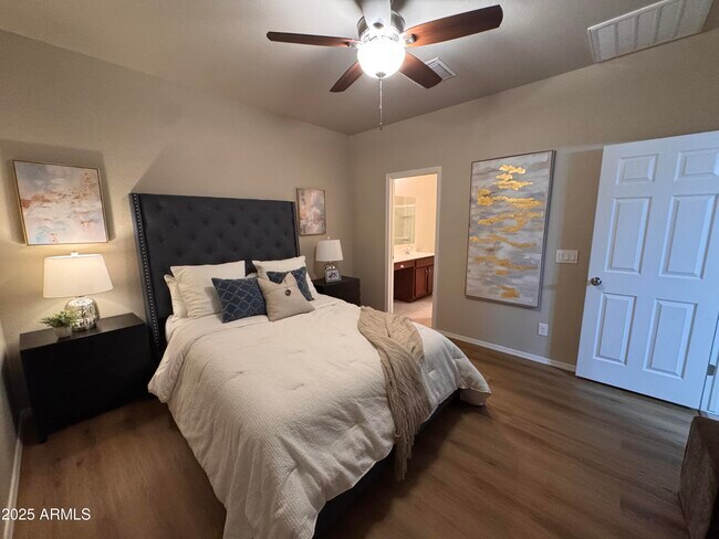 Building Photo - 4065 W Ardmore Rd