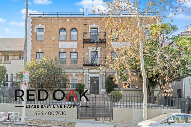 Building Photo - 245 N Kenmore Ave