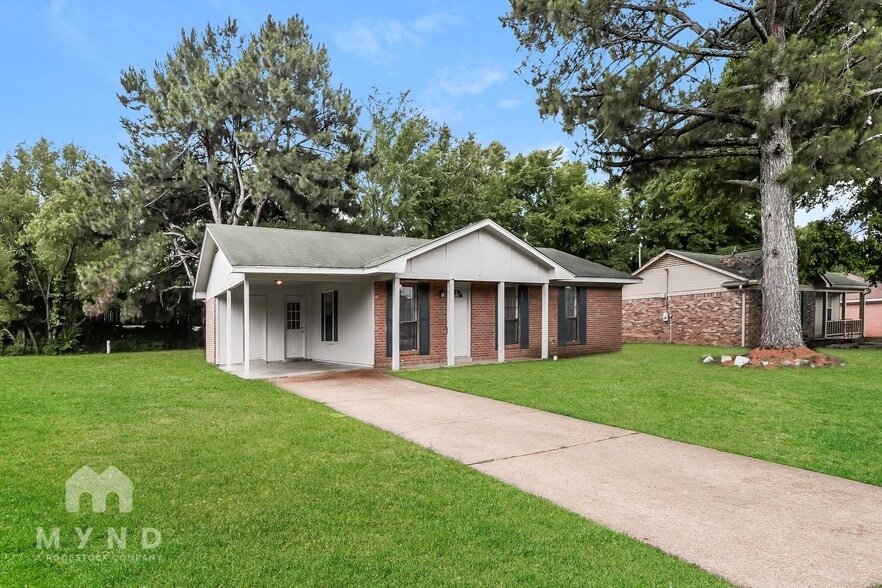 Building Photo - 10571 Chateau Dr