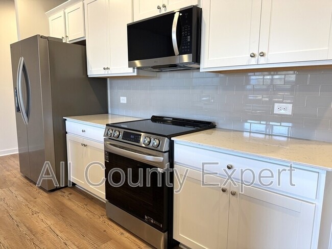 Building Photo - 7273 Mulberry St