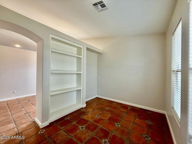 Building Photo - 6423 W Villa Linda Dr