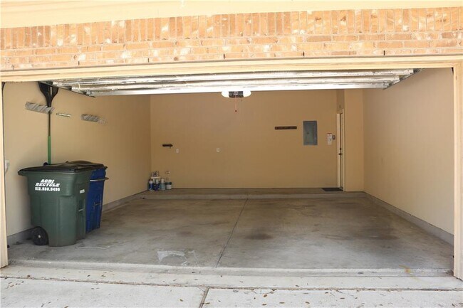 Building Photo - 2705 Prosperity