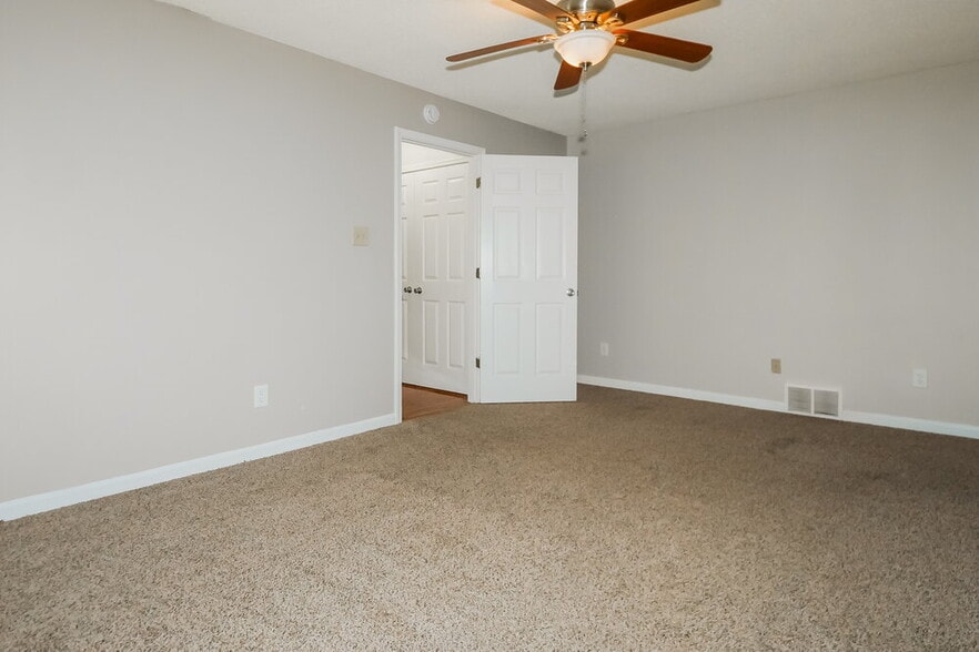 Building Photo - 7576 Dexter Run Cir