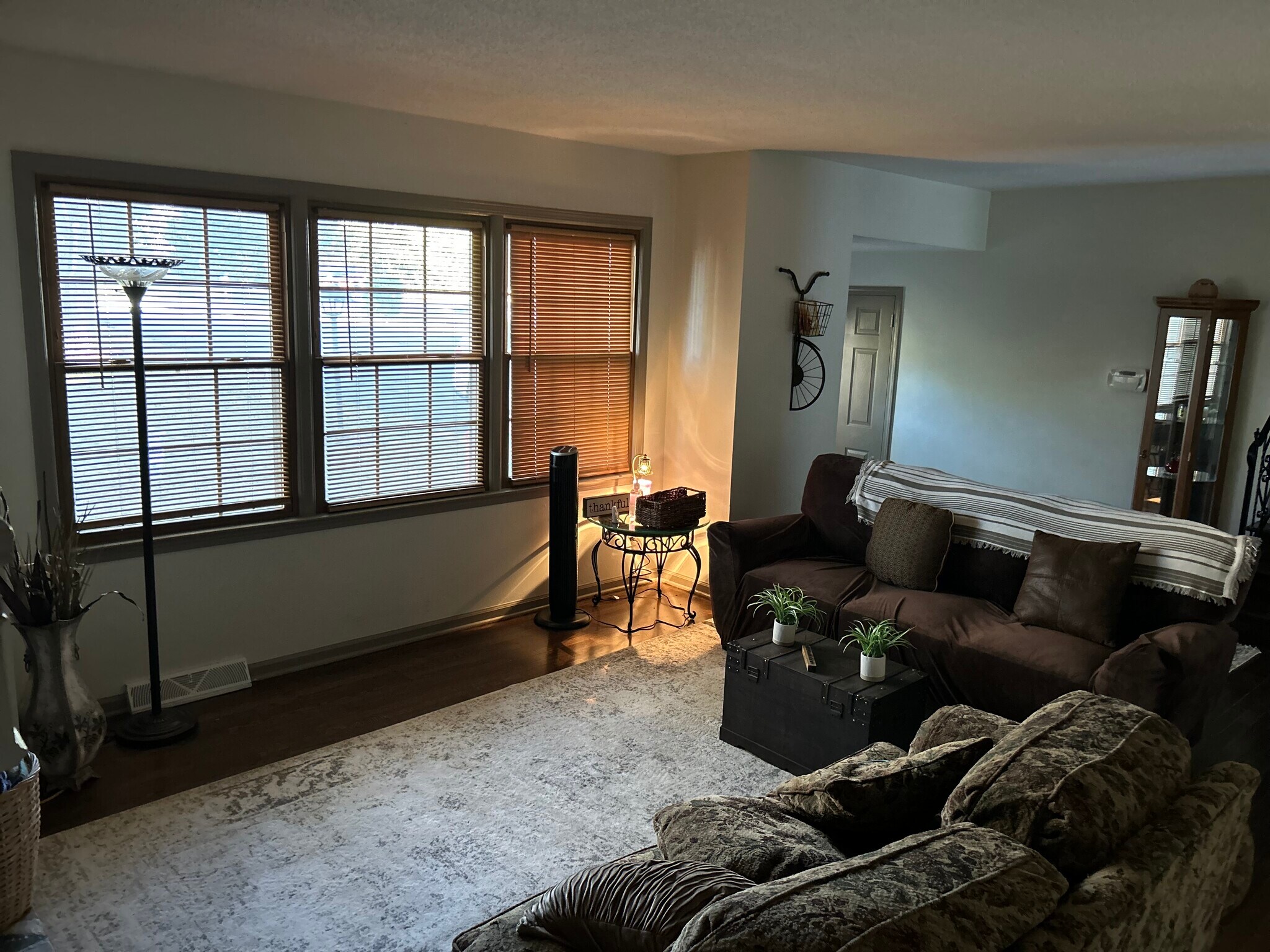 Building Photo - 1205 N Parker St