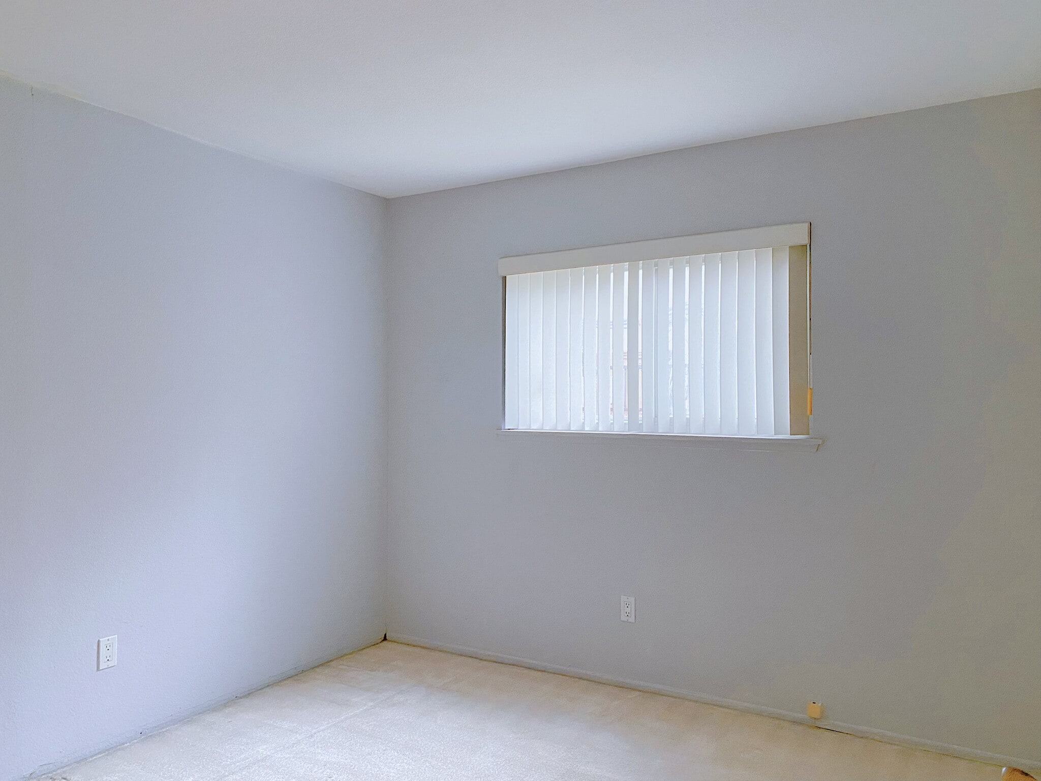 Building Photo - 324 S Palo Cedro Dr