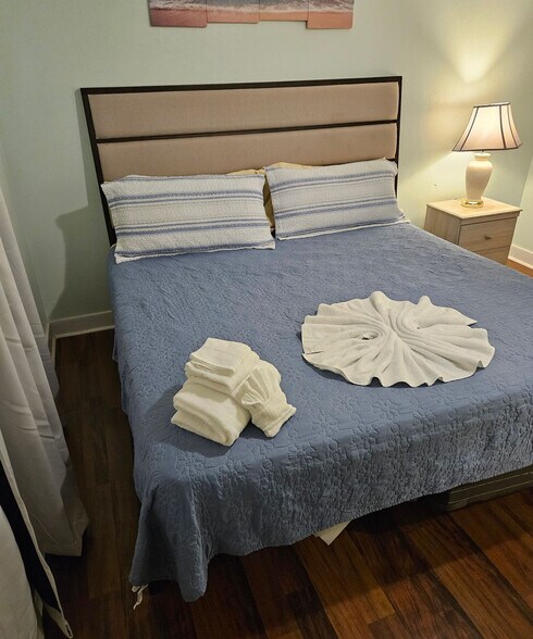 Building Photo - 2000 Greens Blvd