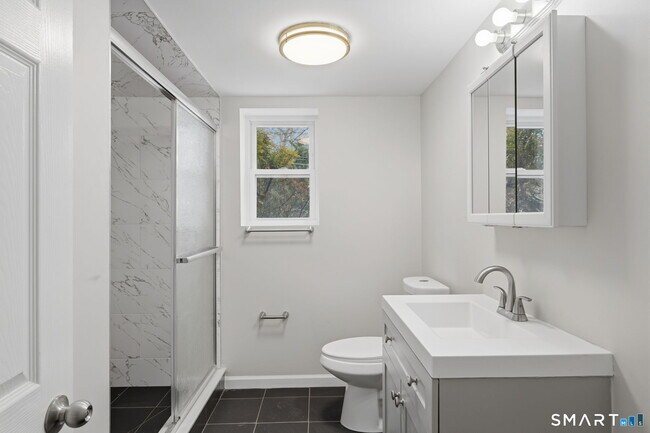 Building Photo - 26 Hiawatha Ln