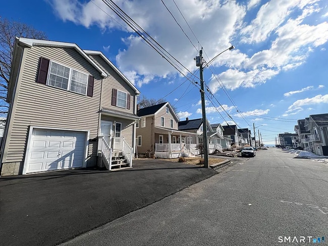 Building Photo - Welcome to 61 Laurel Ave, a beautifully updated 3 bedroom, 2.5 bathroom home