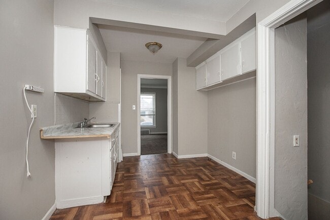 Building Photo - 2 BED 1 BATH SINGLE FAMILY HOME IN THE LEE-MILES NEIGHBORHOOD!