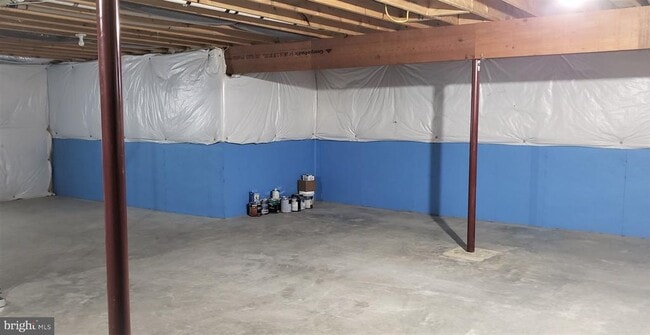 Building Photo - 202 Cool Spring Dr