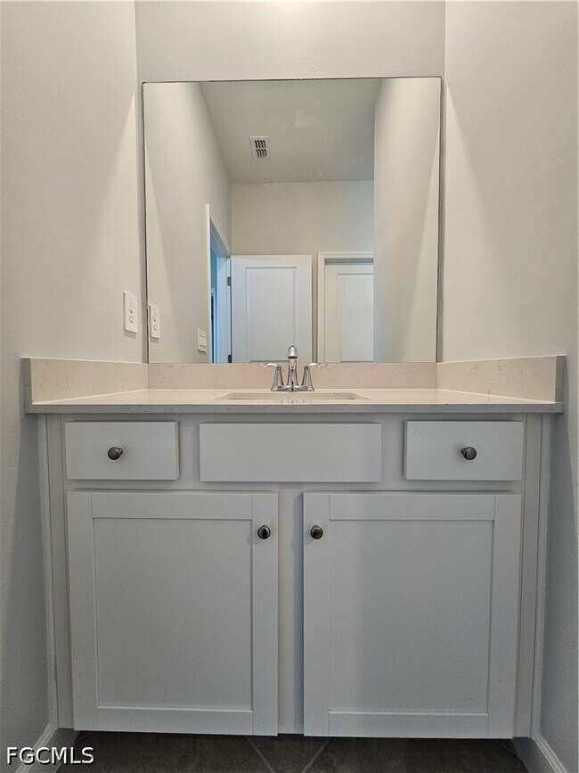 Building Photo - 20503 Hazelnut Ct S