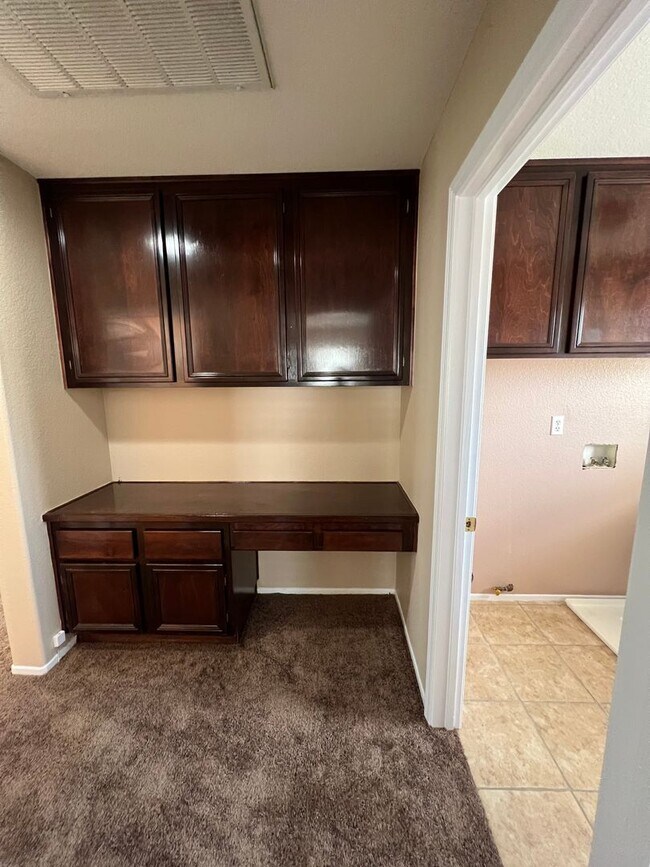 Building Photo - Spacious 5 Bedroom 3 Bath home in Rancho Cucamonga