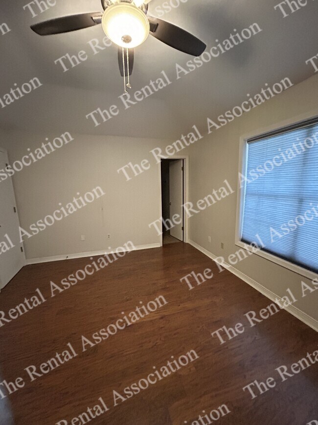 Building Photo - 103 Liner Dr