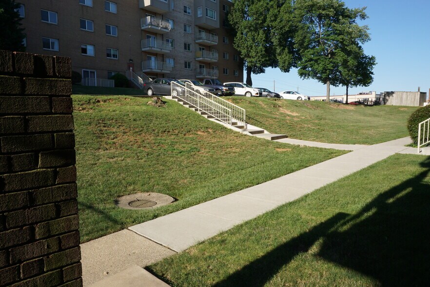 Building Photo - 4330 Hartwick road