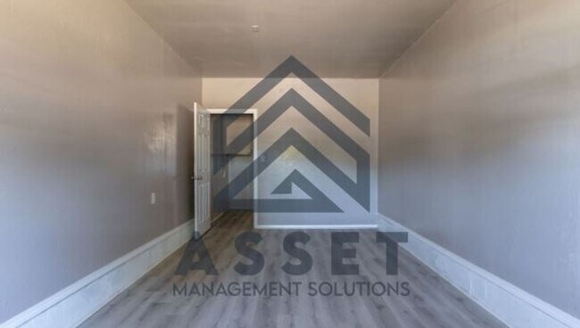 Building Photo - 4 Bedroom Available for Lease & Rent to Own!