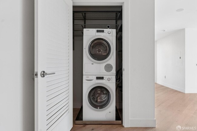 Building Photo - 201 Folsom St