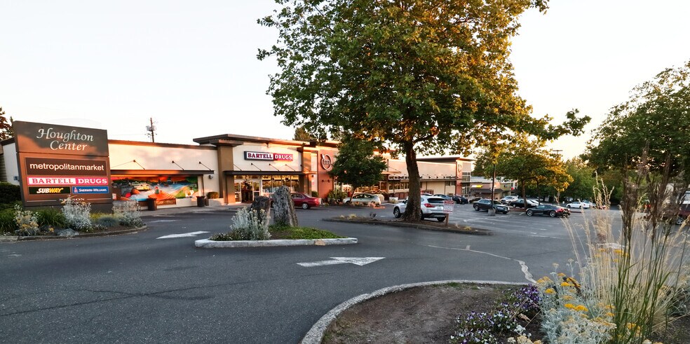 Building Photo - 725 9th Ave S