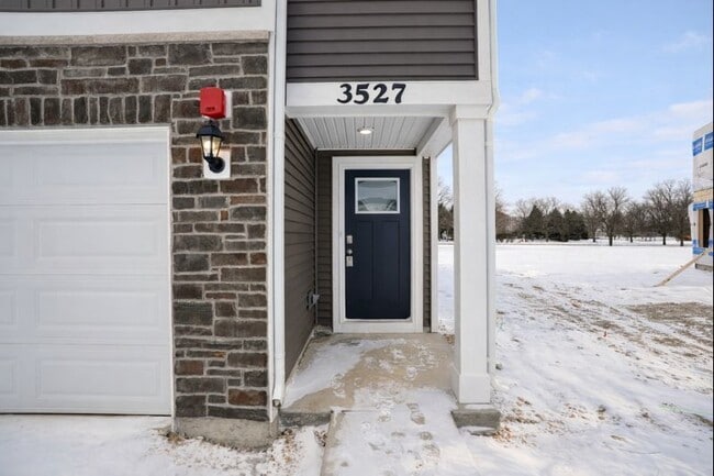 Building Photo - 3527 Richardson Cir