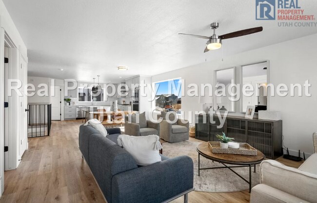 Building Photo - 367 S 610 E
