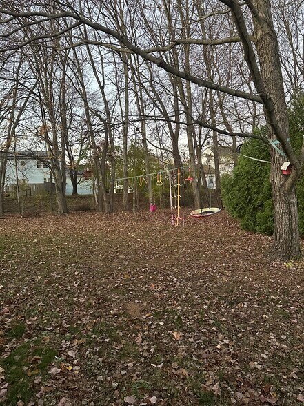 Building Photo - 29 Montano Rd