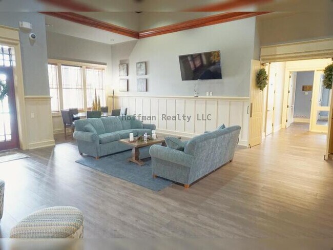 Building Photo - 3 Bed, 2.5 Bath two story townhome in High...