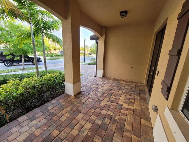 Building Photo - 156 SE 21st Terrace