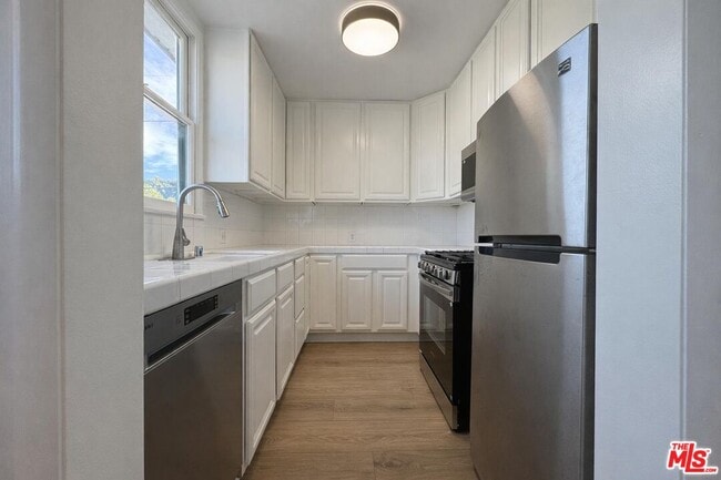 Building Photo - 2041 Euclid St