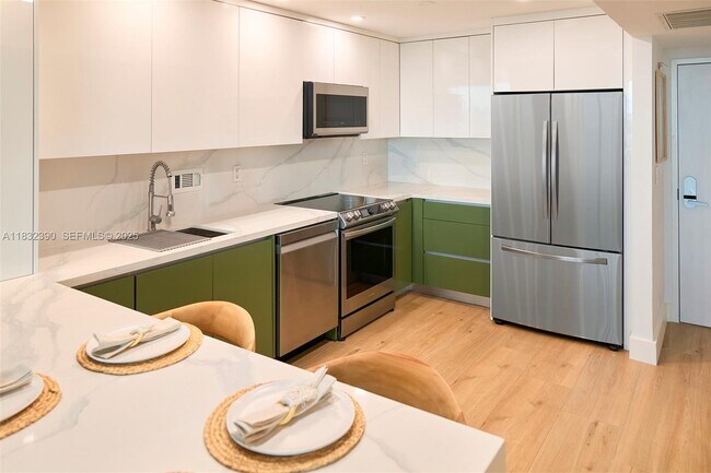 Building Photo - 2301 Collins Ave