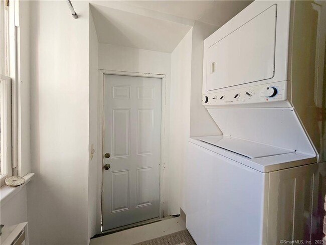 Building Photo - 34 Woodland St