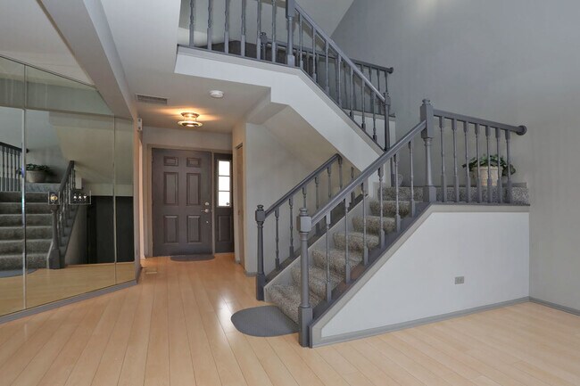 Building Photo - 966 N Auburn Woods Dr