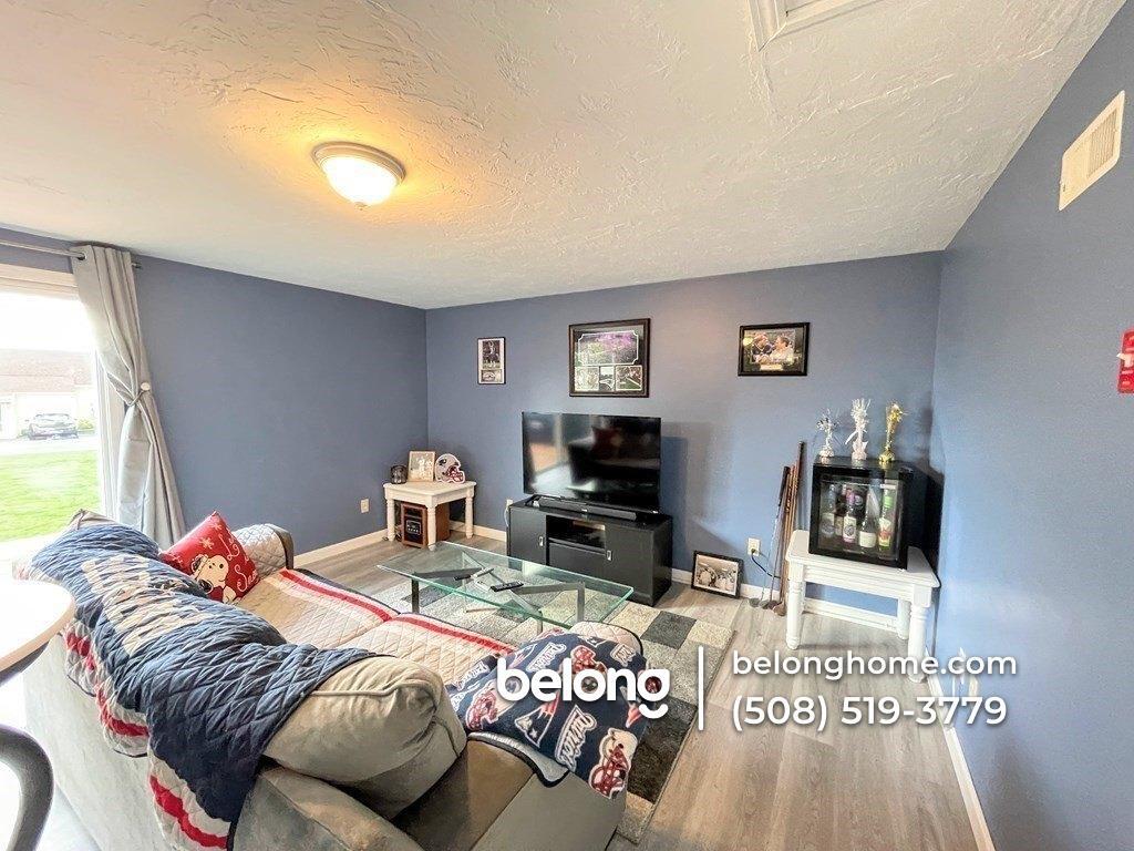 Building Photo - 204 Millbury Ave