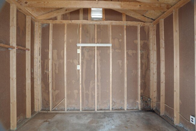 Building Photo - 2403 Flint St