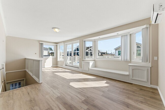 Building Photo - 403 38th St