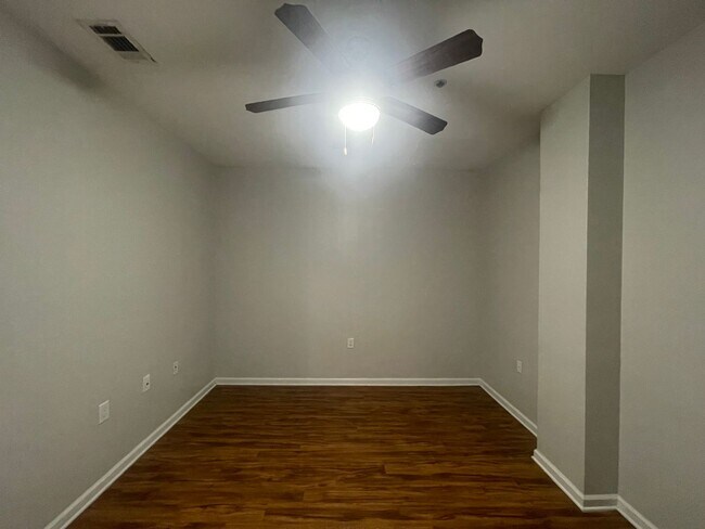 Building Photo - 478 Poplar St