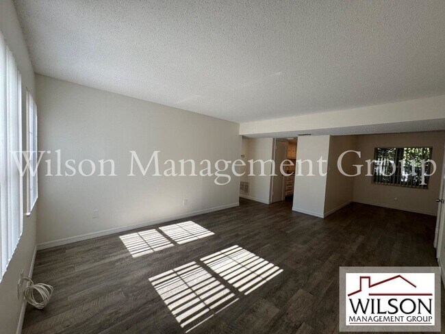 Building Photo - 523 S Summerlin Ave