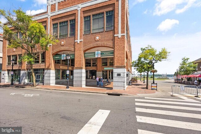 Building Photo - 1201 N Royal St