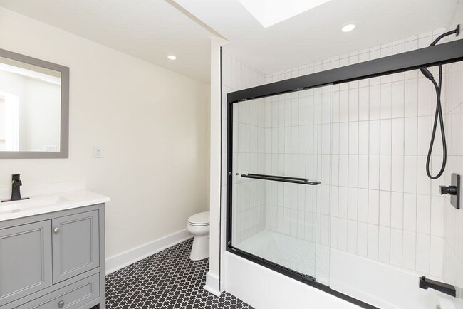 Building Photo - 77 Princeton St