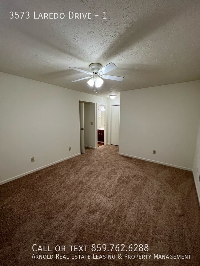 Building Photo - 2 Bed 1 or 1 .5 Bath Spacious Apartment Ho...