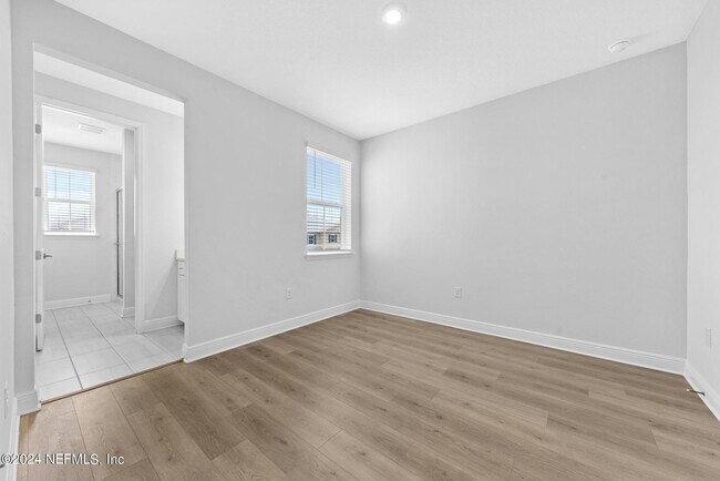 Building Photo - 467 Rum Runner Wy